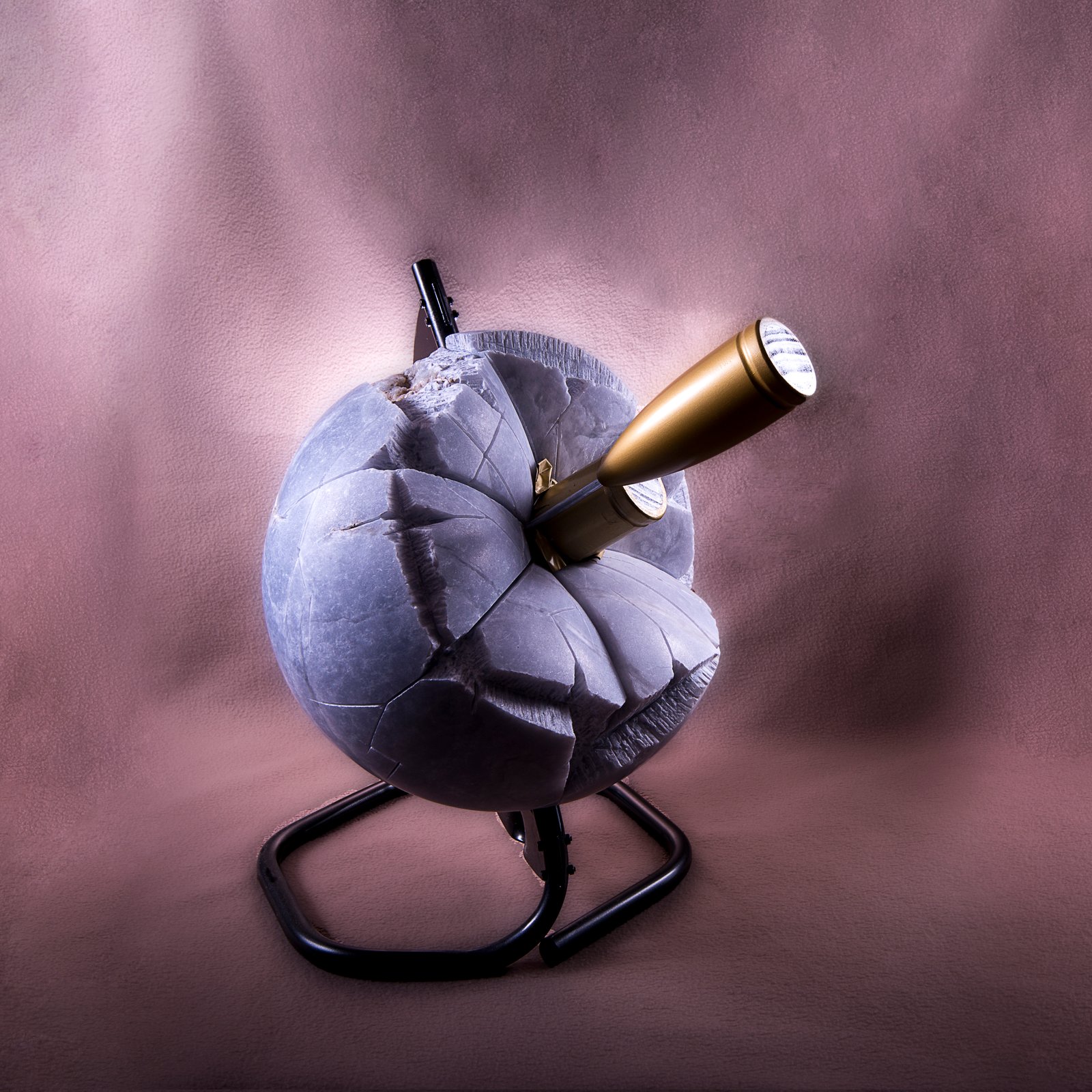 Beeld van grijs Albast